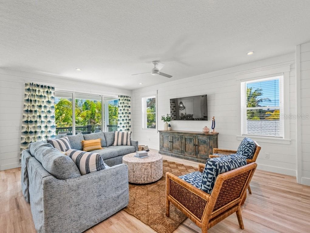 Single Family Residence at 204 COOLIDGE DR, SARASOTA, photo 6 of 90