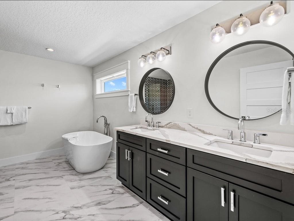 Single Family Residence at 204 COOLIDGE DR, SARASOTA, photo 19 of 90