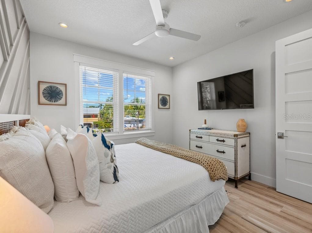Single Family Residence at 204 COOLIDGE DR, SARASOTA, photo 24 of 90