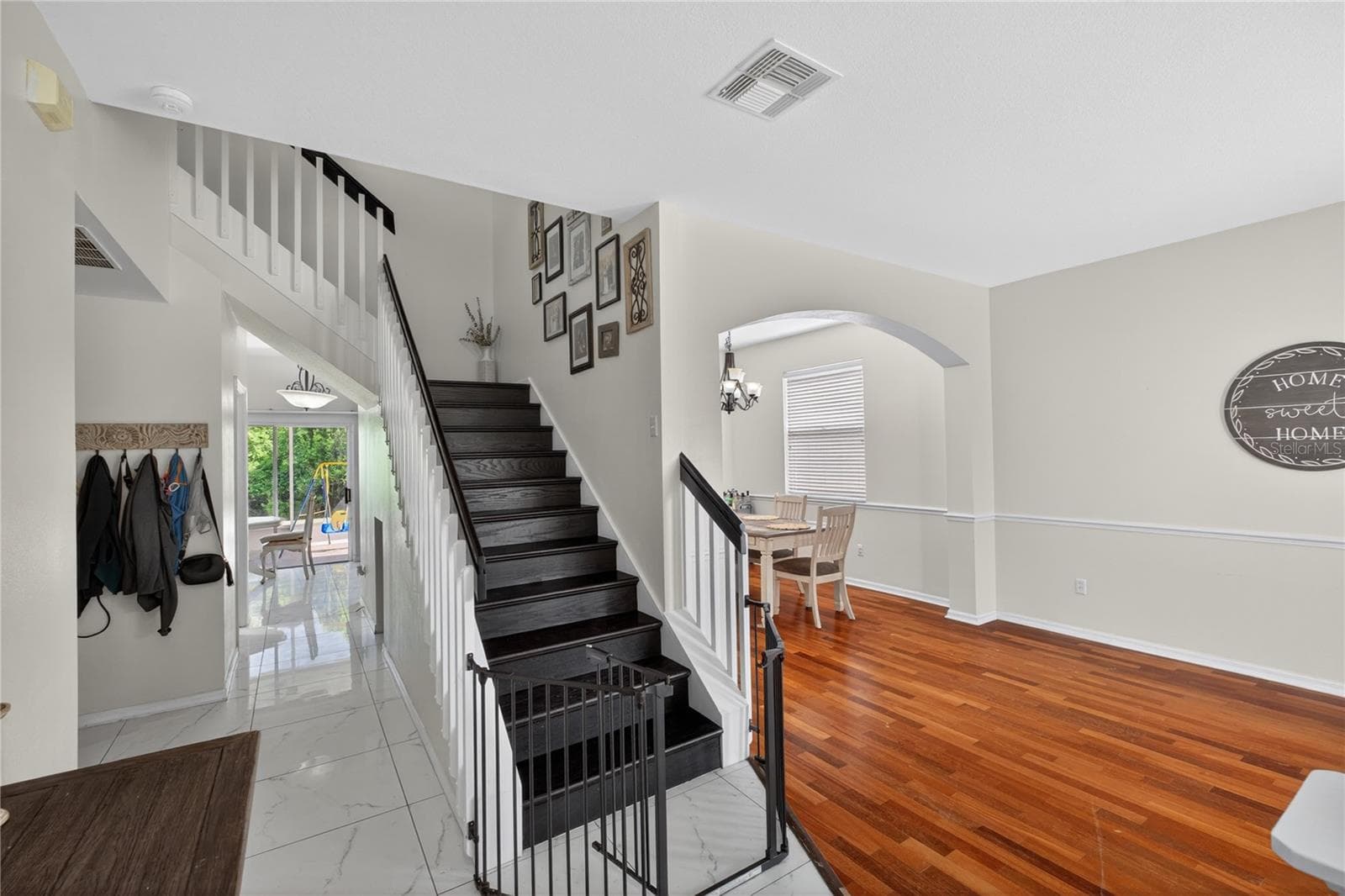 Single Family Residence at 14903 YORKSHIRE RUN DR, ORLANDO, photo 2 of 37