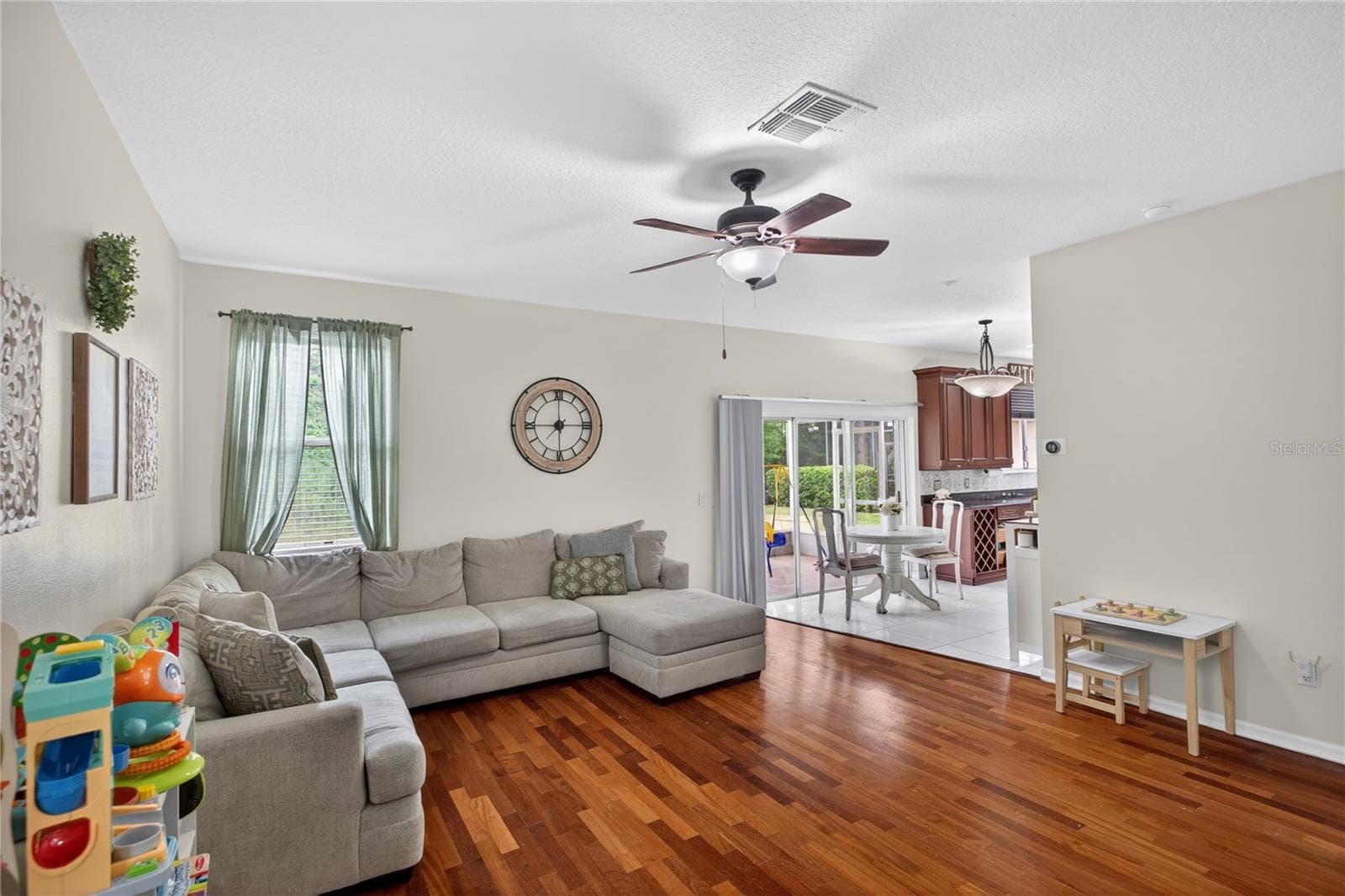 Single Family Residence at 14903 YORKSHIRE RUN DR, ORLANDO, photo 11 of 37
