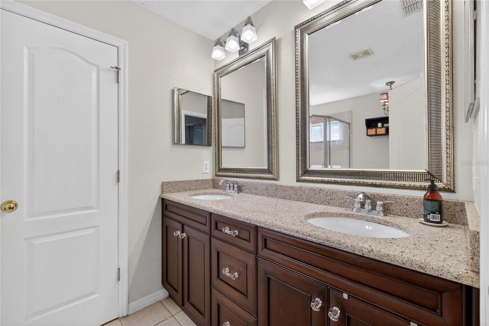 Single Family Residence at 14903 YORKSHIRE RUN DR, ORLANDO, photo 18 of 37