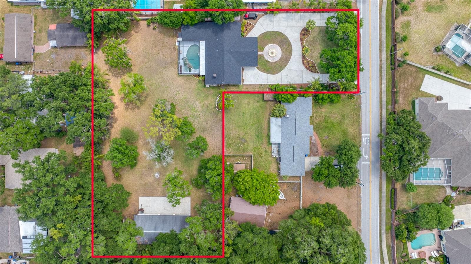 Approximate property lines - 15314 LAKE MAGDALENE BLVD, TAMPA