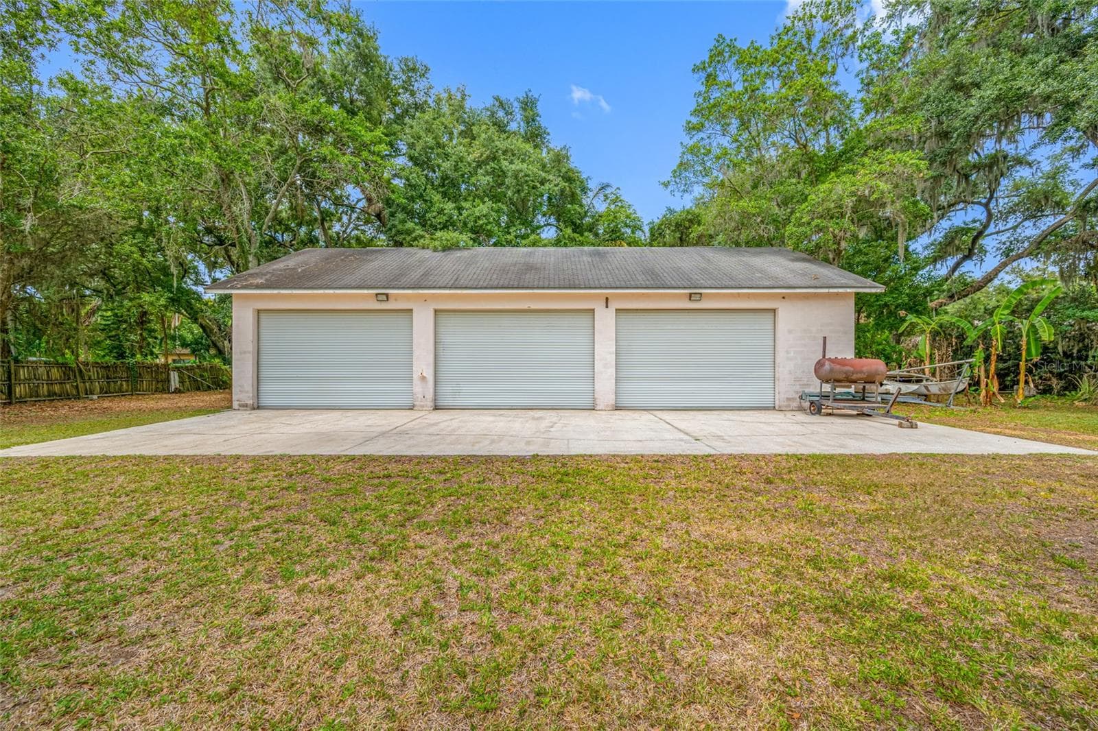 32 x 62 Detached Garaqe/Workshop - 15314 LAKE MAGDALENE BLVD, TAMPA