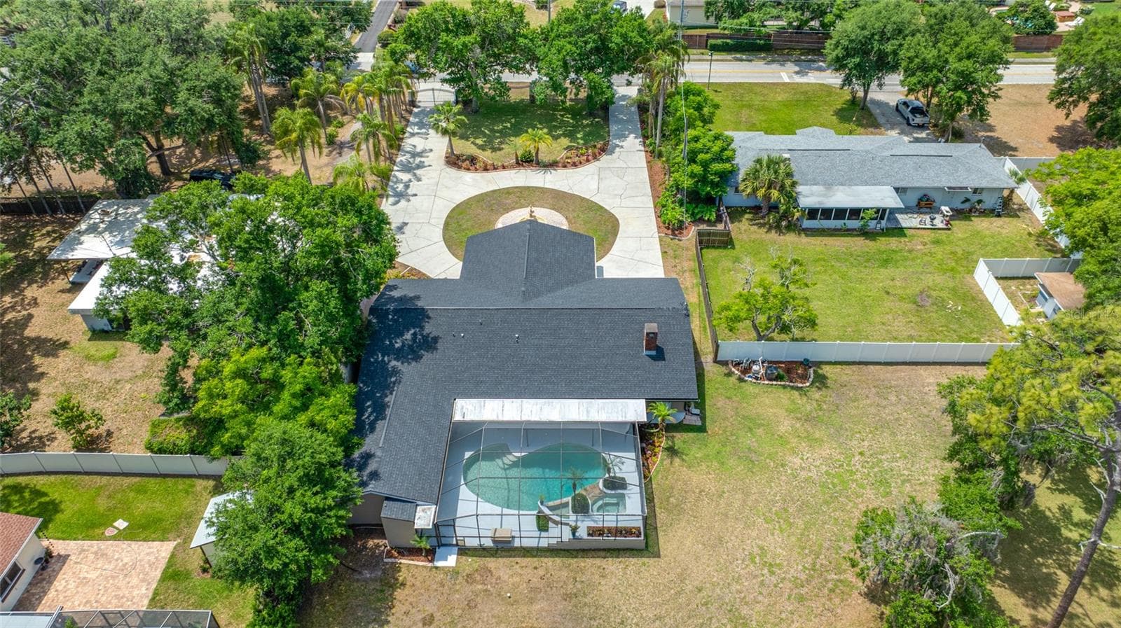 Single Family Residence at 15314 LAKE MAGDALENE BLVD, TAMPA, photo 7 of 88