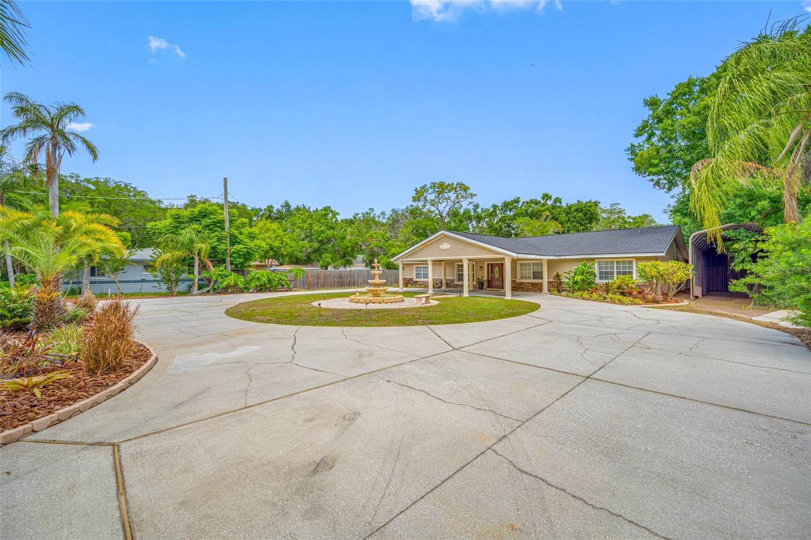 Single Family Residence at 15314 LAKE MAGDALENE BLVD, TAMPA, photo 14 of 88