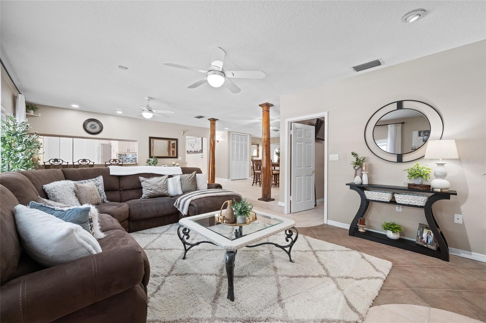 Single Family Residence at 15314 LAKE MAGDALENE BLVD, TAMPA, photo 25 of 88