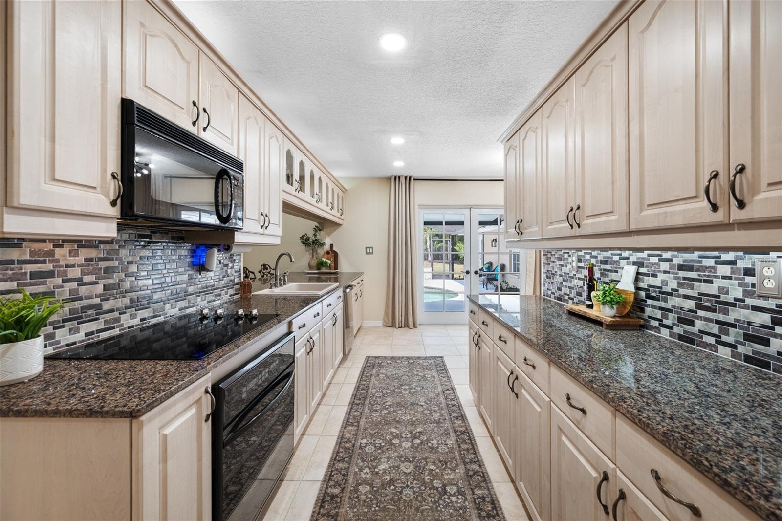 Single Family Residence at 15314 LAKE MAGDALENE BLVD, TAMPA, photo 29 of 88