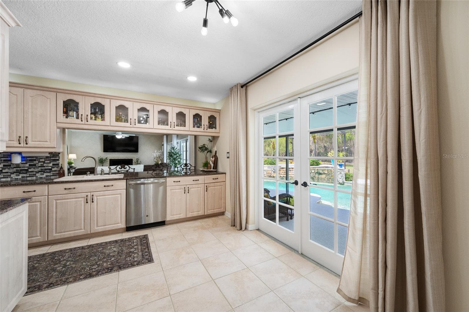 Breakfast Nook - 15314 LAKE MAGDALENE BLVD, TAMPA