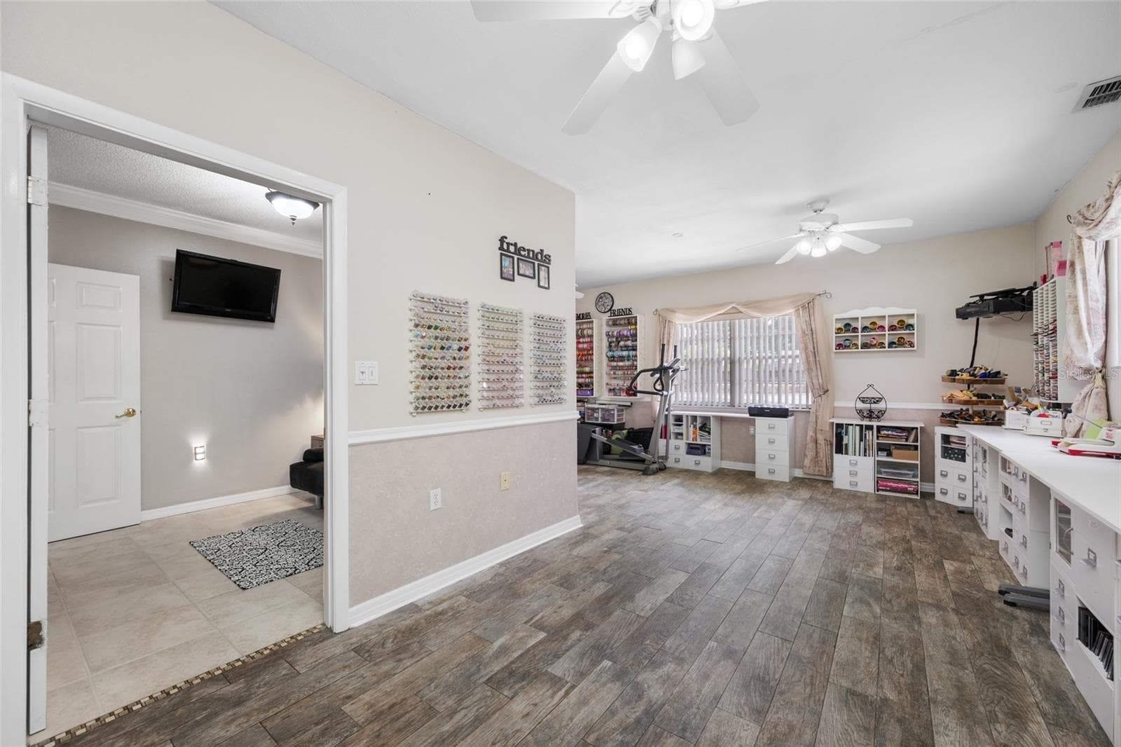 Bedroom 3 (used as craft room) - 15314 LAKE MAGDALENE BLVD, TAMPA