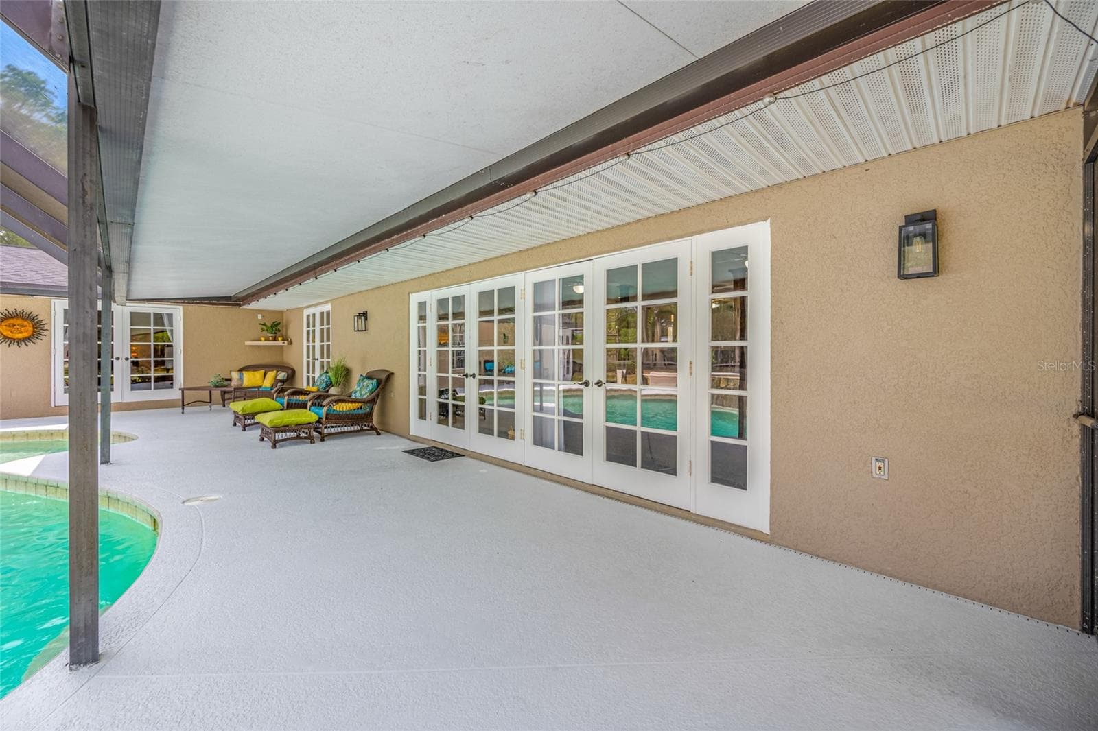 Covered Lanai - 15314 LAKE MAGDALENE BLVD, TAMPA