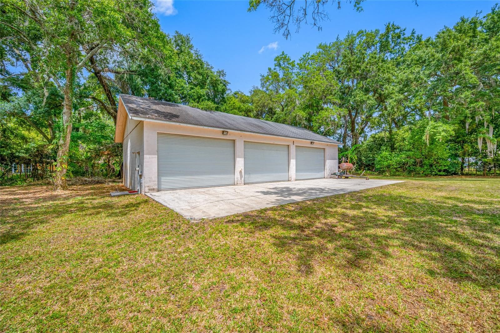 Detached Garage/Workshop - 15314 LAKE MAGDALENE BLVD, TAMPA