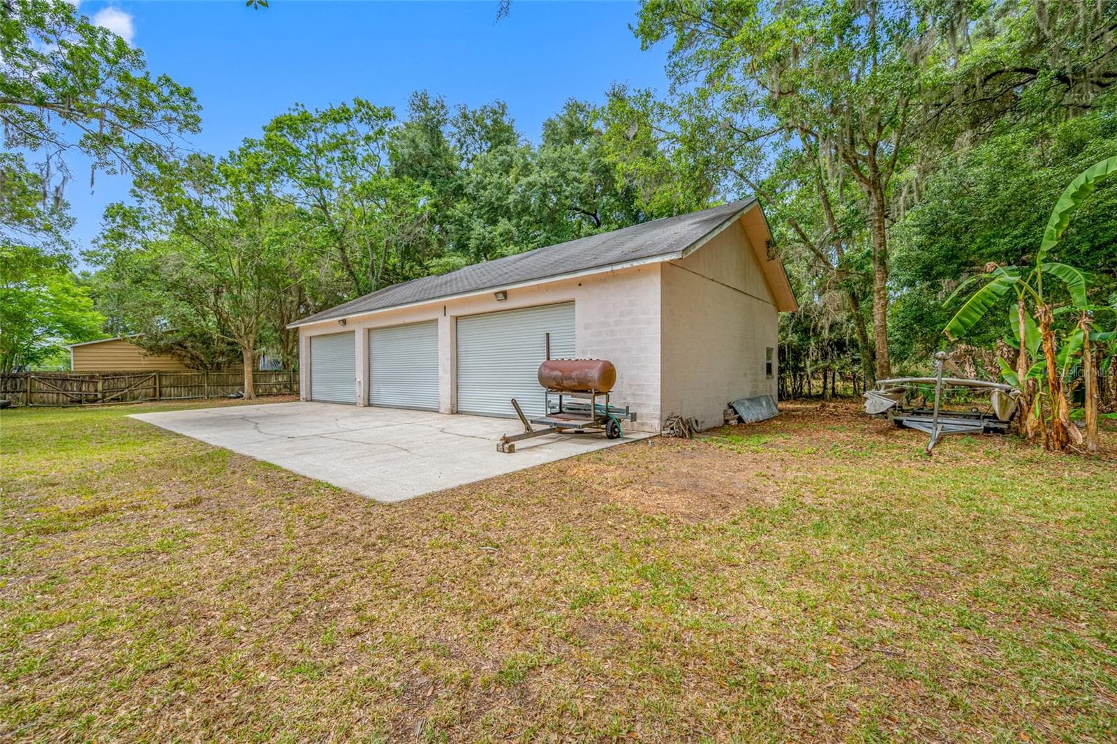 Detached Garage/Workshop - 15314 LAKE MAGDALENE BLVD, TAMPA