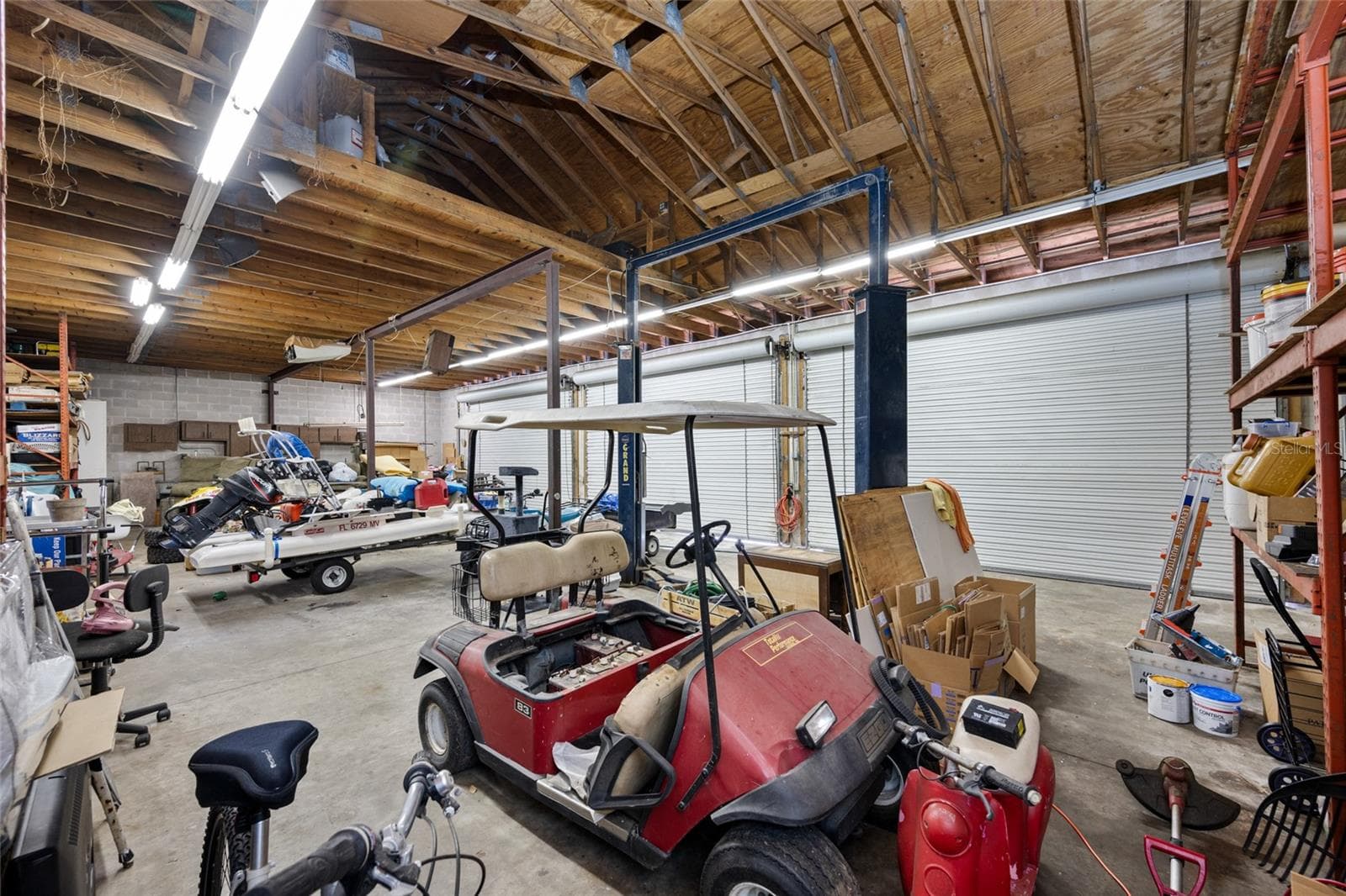 Garage/Workshop - 15314 LAKE MAGDALENE BLVD, TAMPA