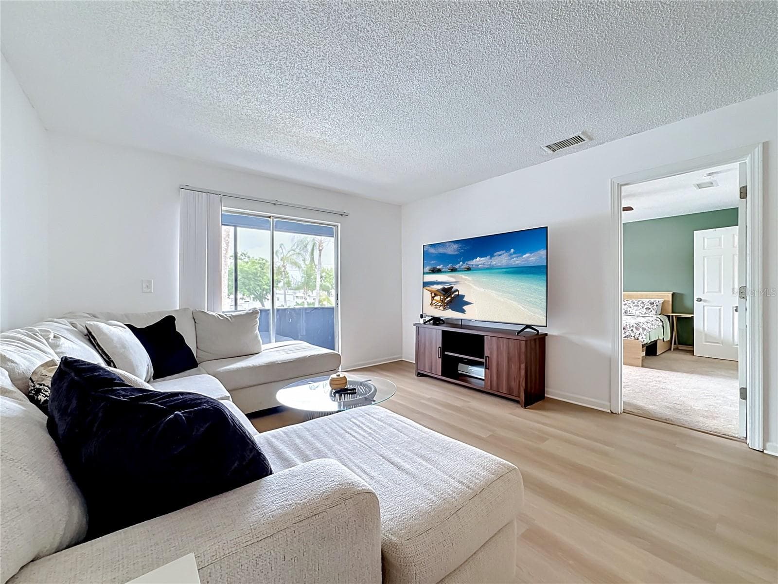 Condominium at 5507 FOUNTAIN LAKE CIR #B206, BRADENTON, photo 11 of 33