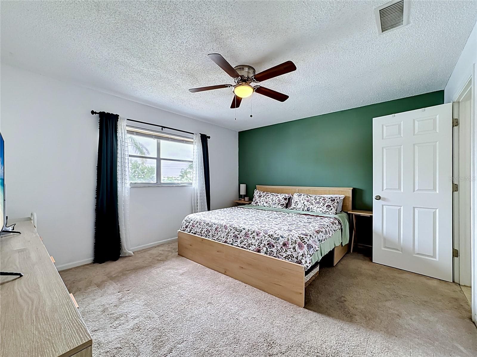 Condominium at 5507 FOUNTAIN LAKE CIR #B206, BRADENTON, photo 18 of 33