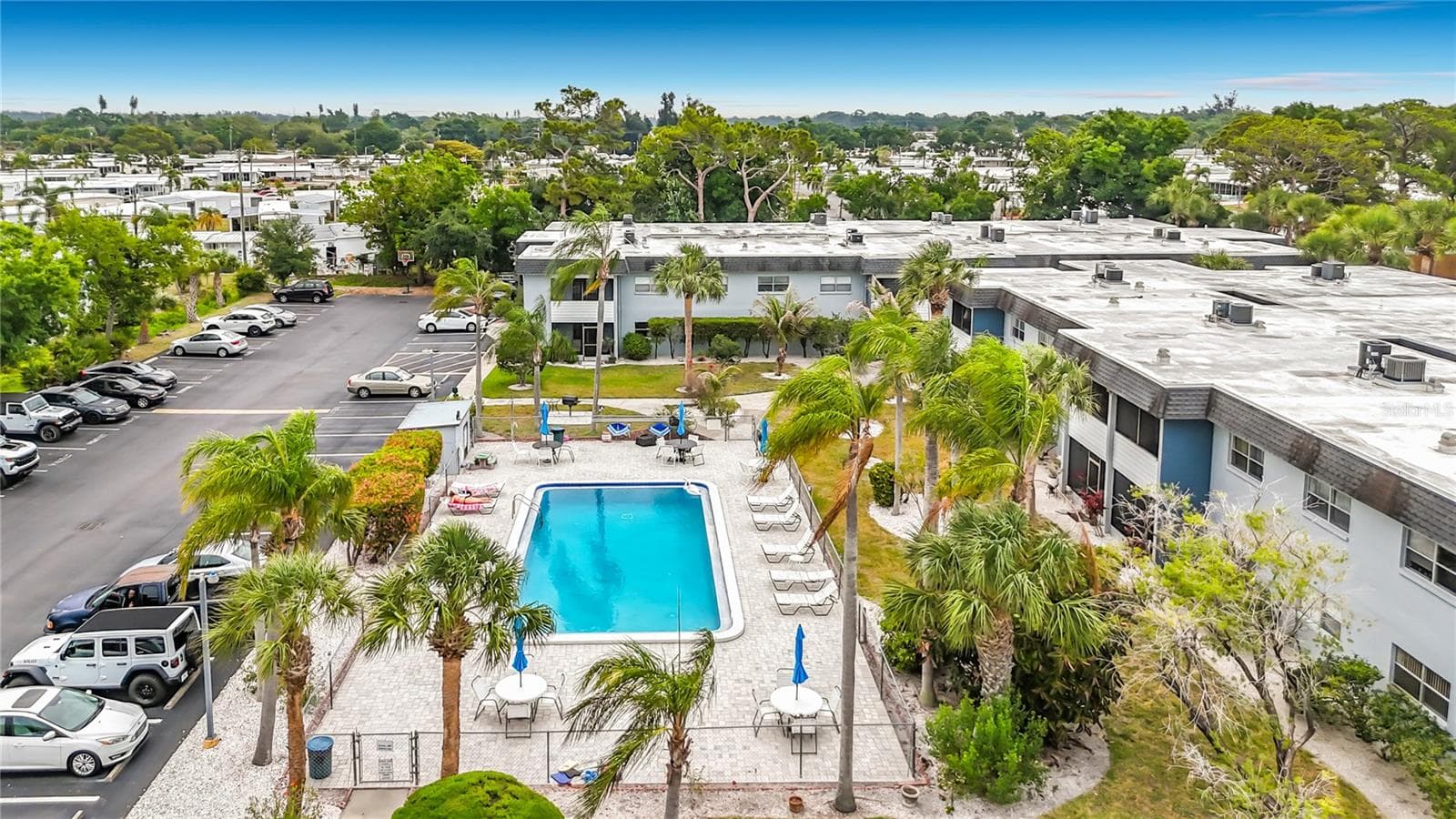 Condominium at 5507 FOUNTAIN LAKE CIR #B206, BRADENTON, photo 28 of 33