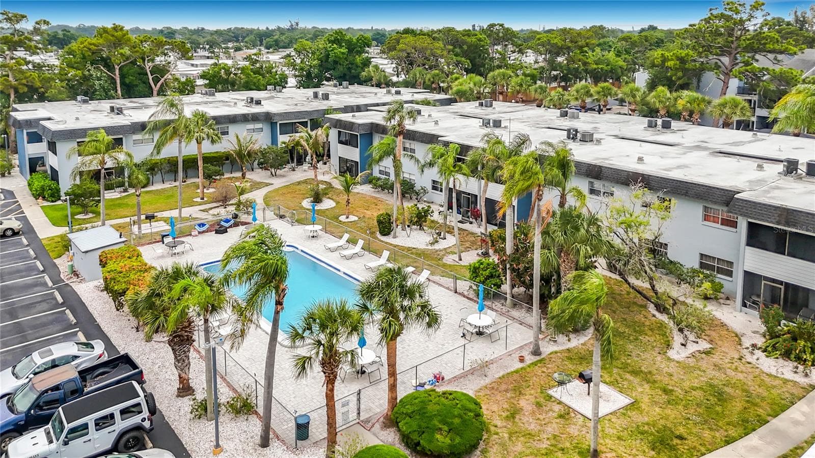Condominium at 5507 FOUNTAIN LAKE CIR #B206, BRADENTON, photo 29 of 33