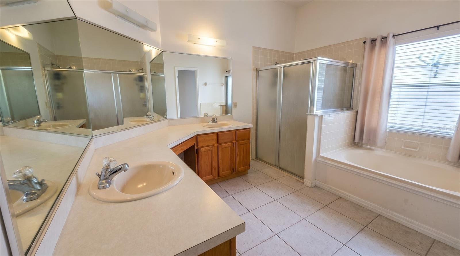 Single Family Residence at 2003 TIPTREE CIR, ORLANDO, photo 21 of 33