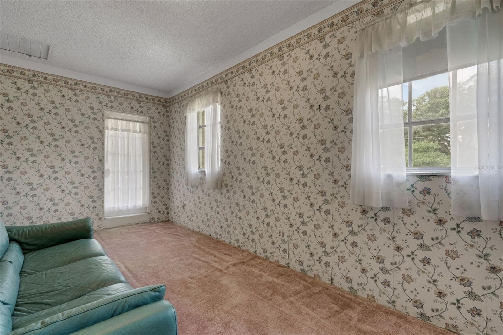 Single Family Residence at 4200 CLEVELAND HEIGHTS BLVD, LAKELAND, photo 16 of 50