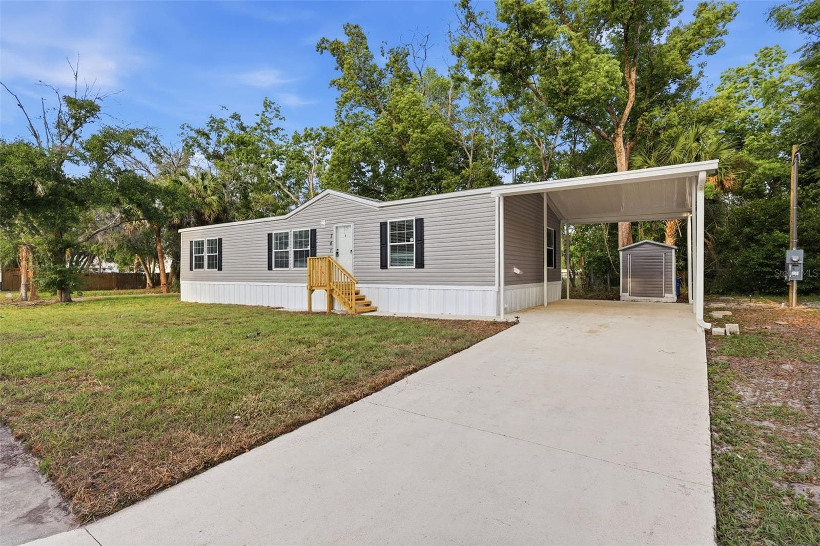 781 BAYOU DR