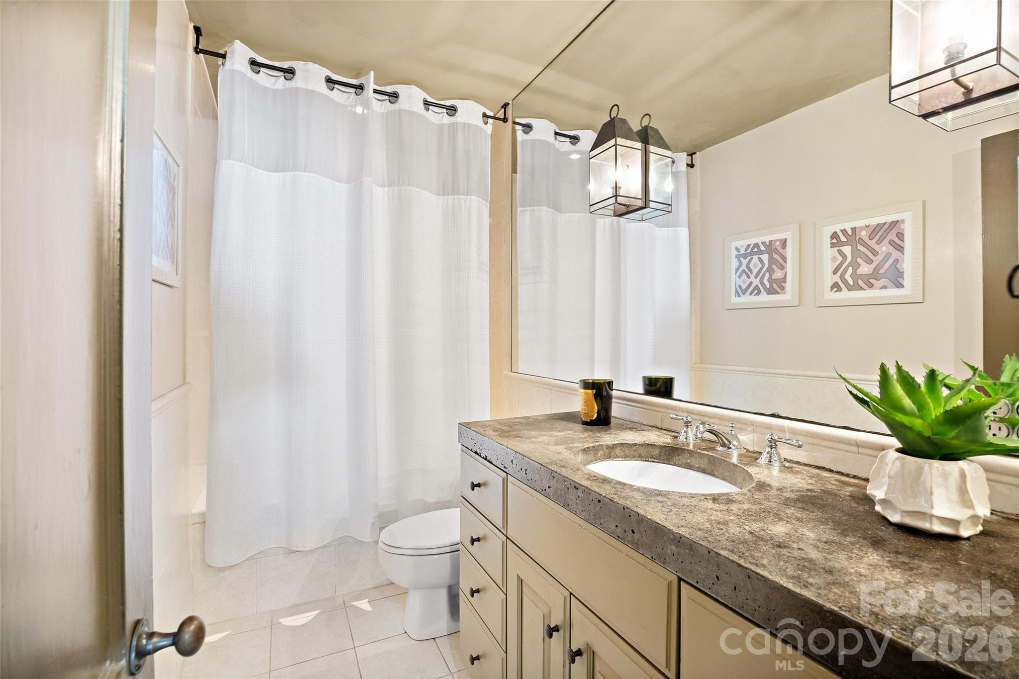 Full Bathroom - 208 Wales Avenue, Charlotte