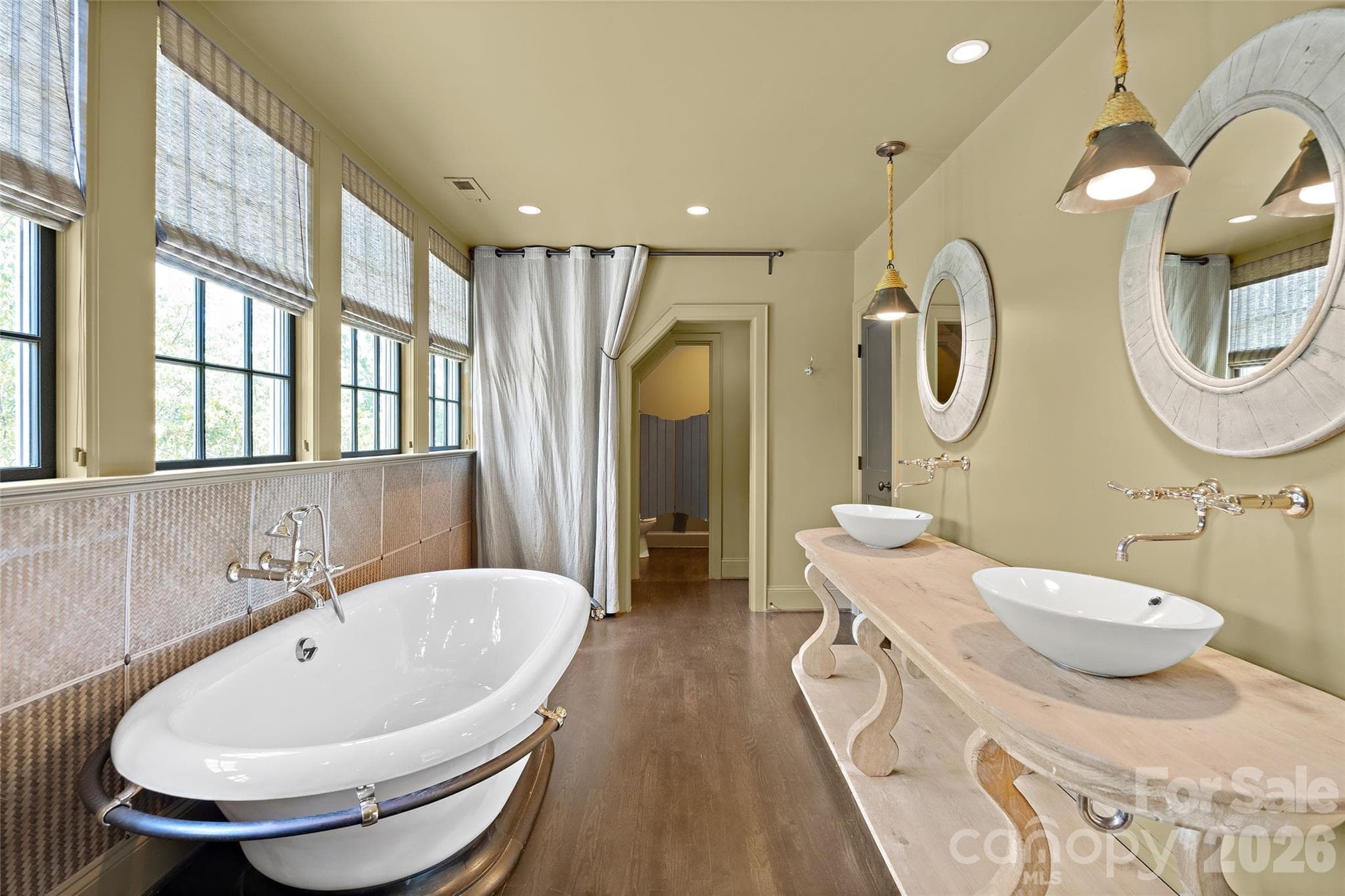 Full Bathroom Upstairs - 208 Wales Avenue, Charlotte