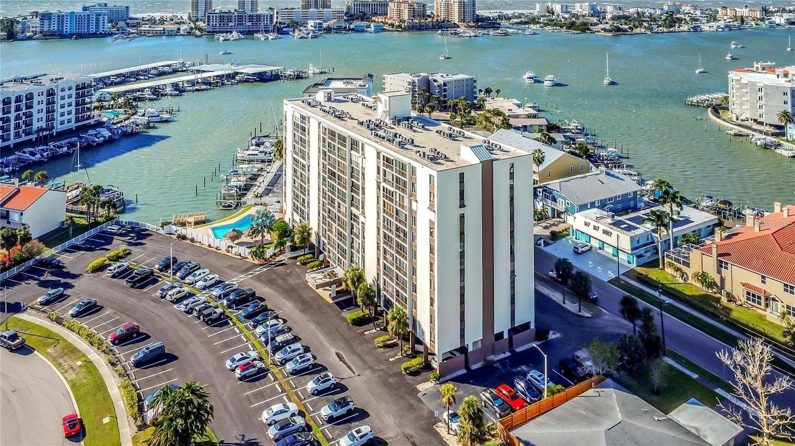 255 DOLPHIN PT #305