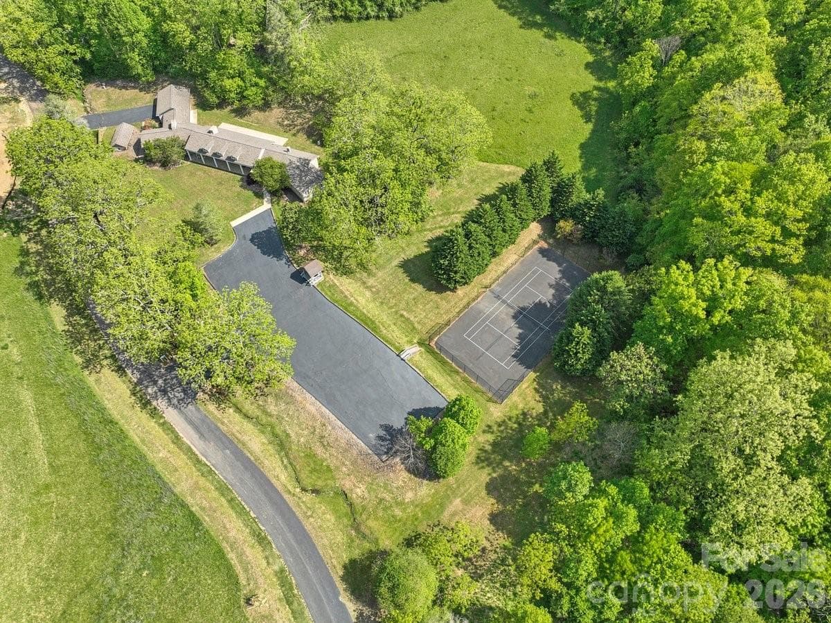 Clubhouse and tennis courts - Mars Hill