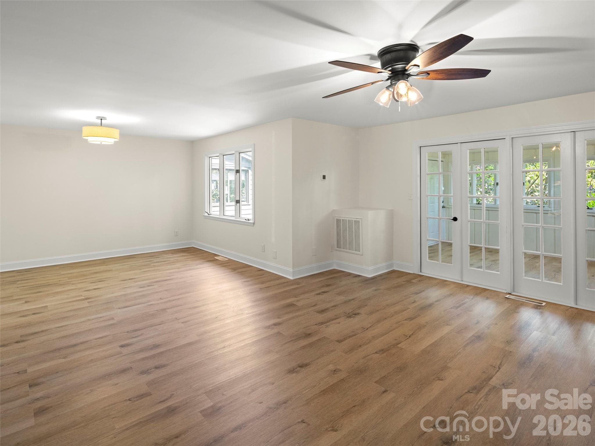 dining area - 203 Crowfields Drive, Asheville