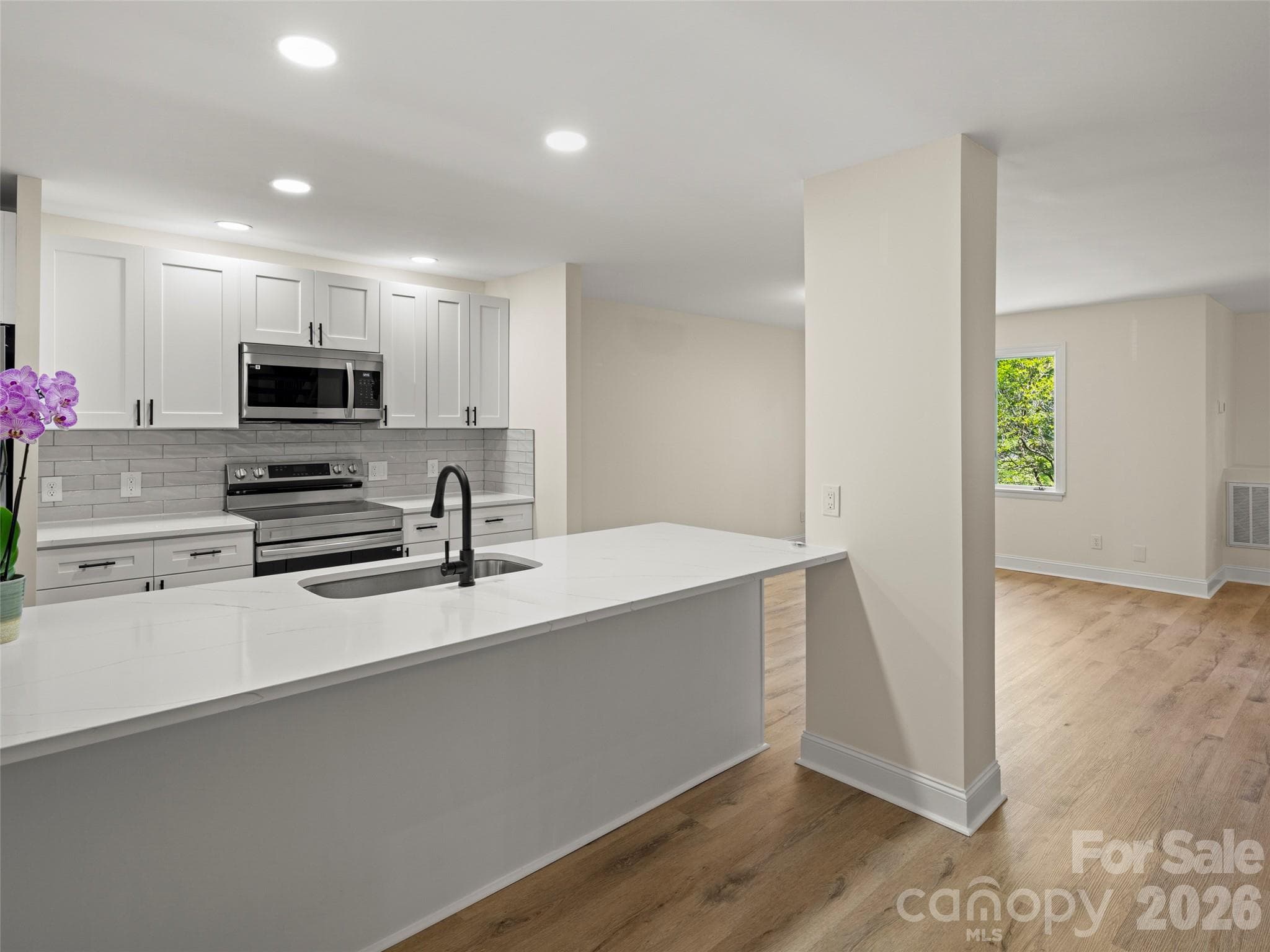 open and bright - 203 Crowfields Drive, Asheville