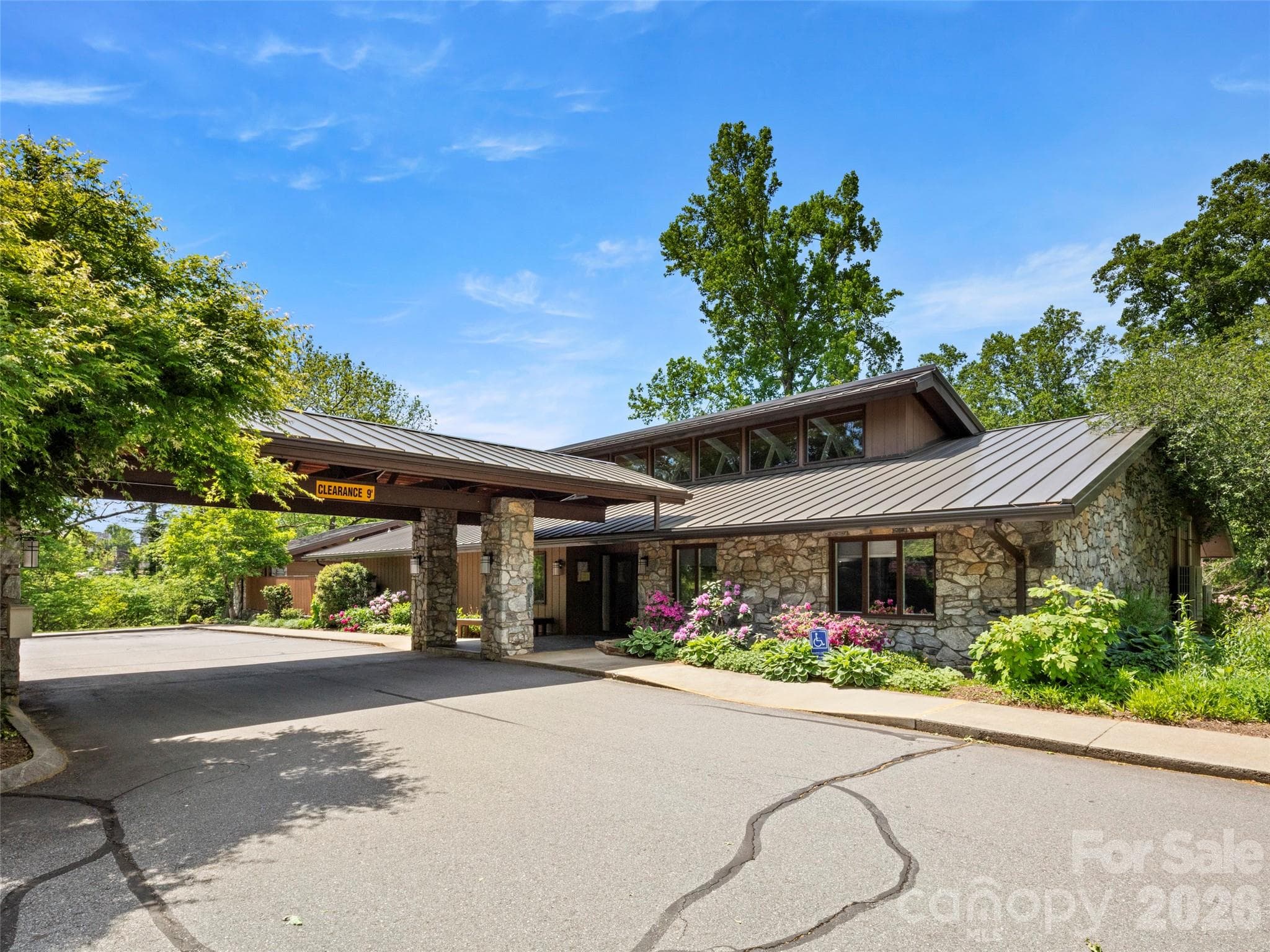 Crowfields clubhouse - 203 Crowfields Drive, Asheville