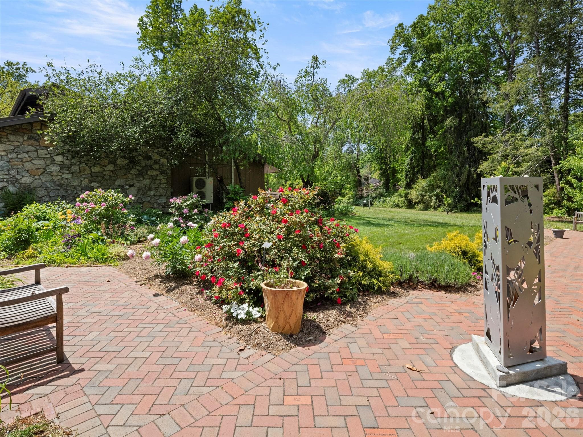 manicured grounds - 203 Crowfields Drive, Asheville