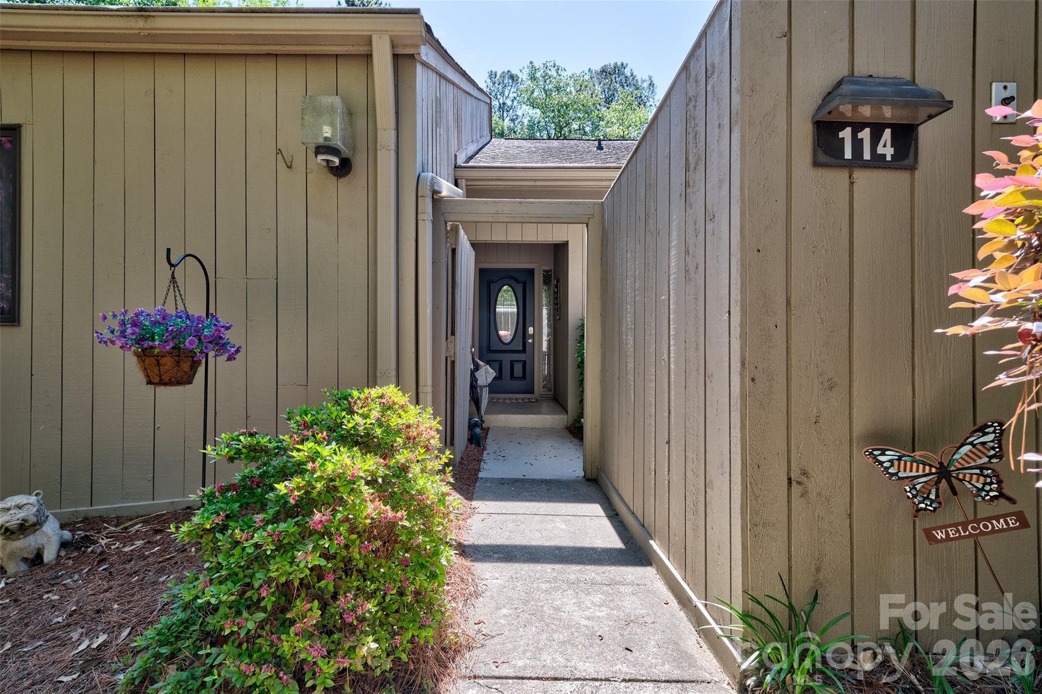 Entry way to your new escape - Lake Wylie