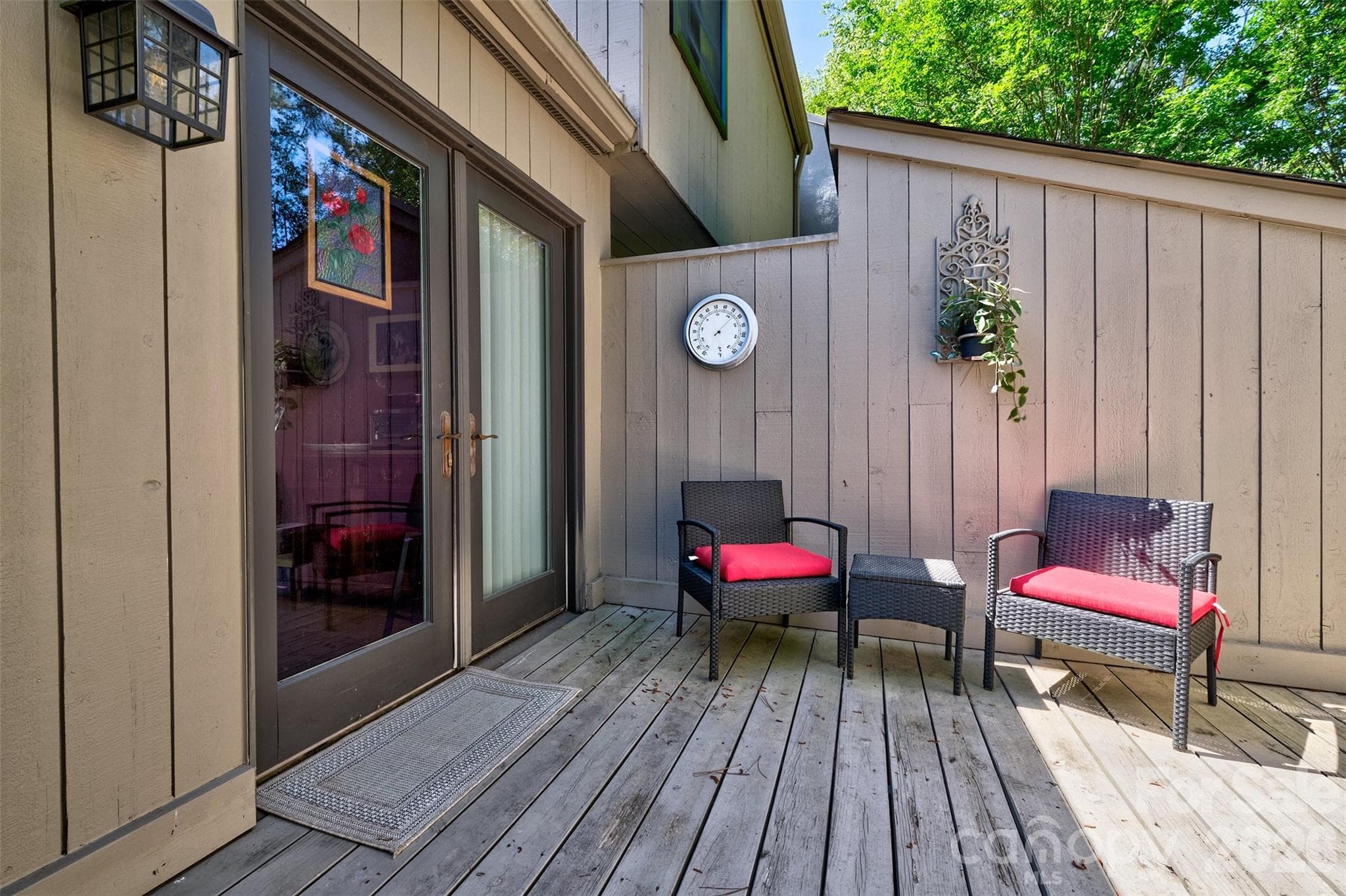 Easy access to additional entertaining area - Lake Wylie