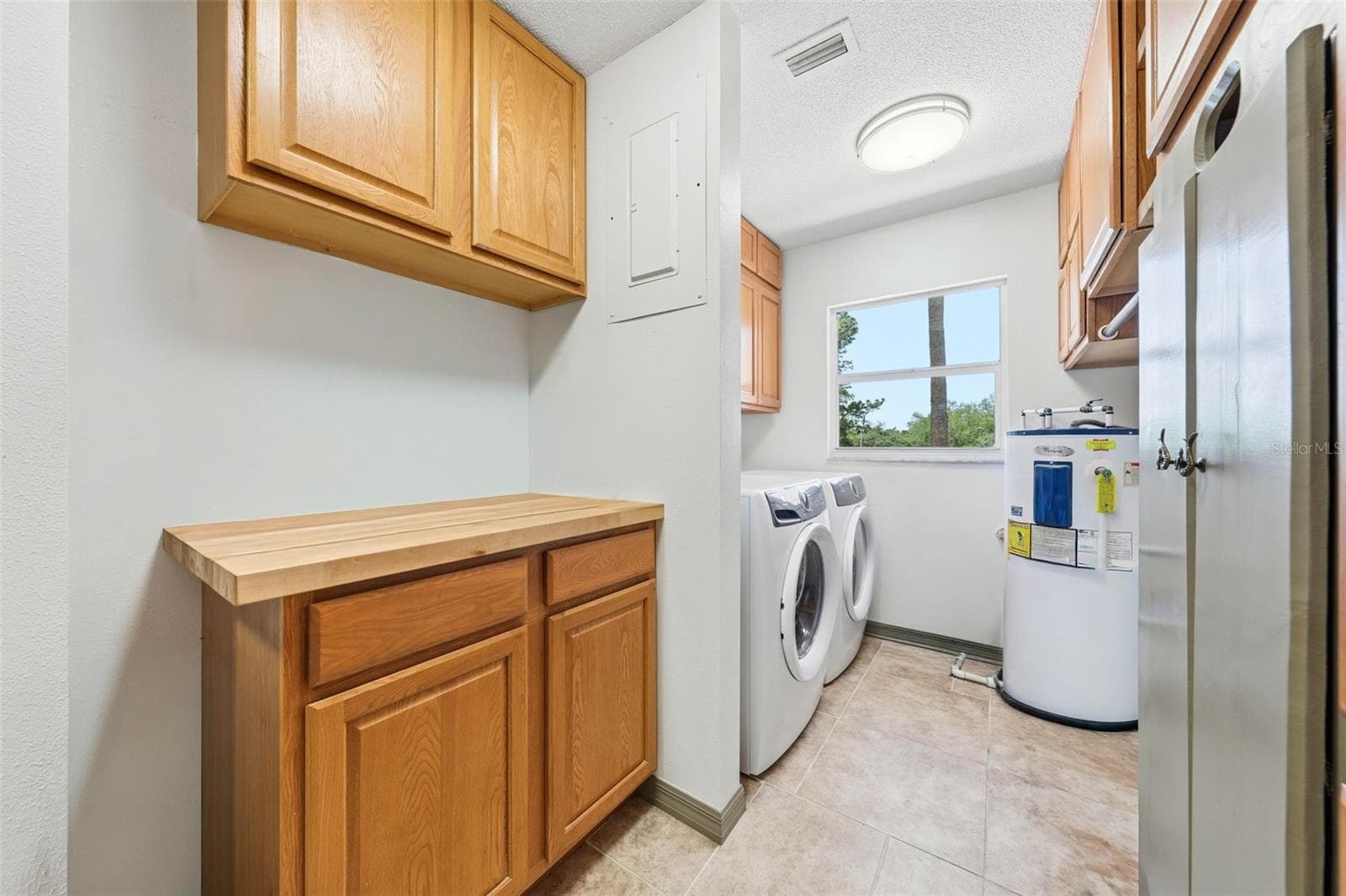 Laundry room - 37237 GRAYS AIRPORT RD, LADY LAKE