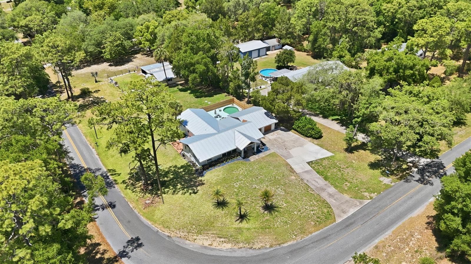 Single Family Residence at 37237 GRAYS AIRPORT RD, LADY LAKE, photo 51 of 58