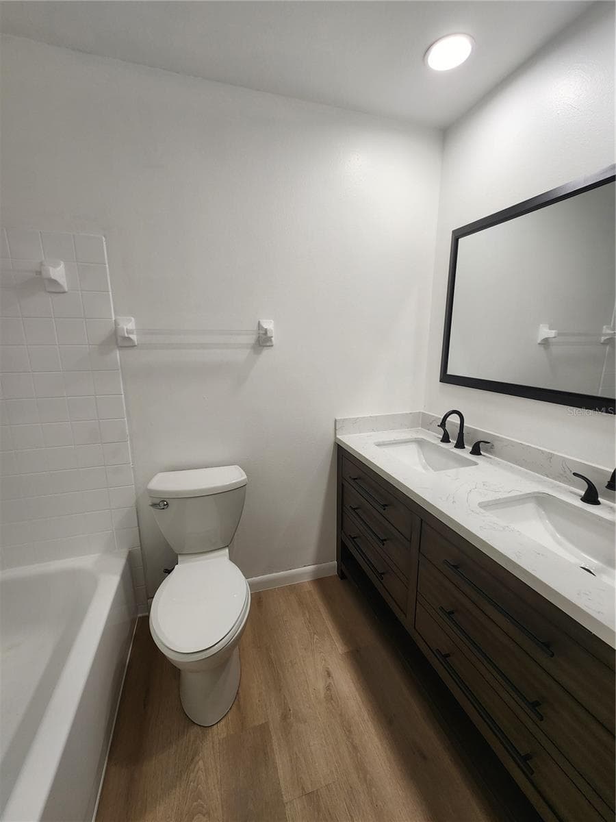 Main Bath - 13010 CUMBERLAND DR, LARGO