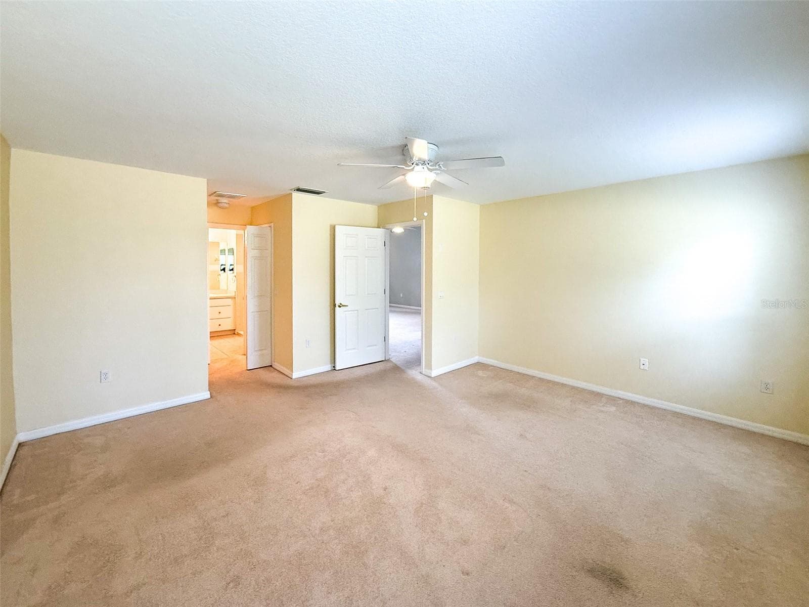 Villa at 18037 BAYWOOD FOREST DR, HUDSON, photo 17 of 45