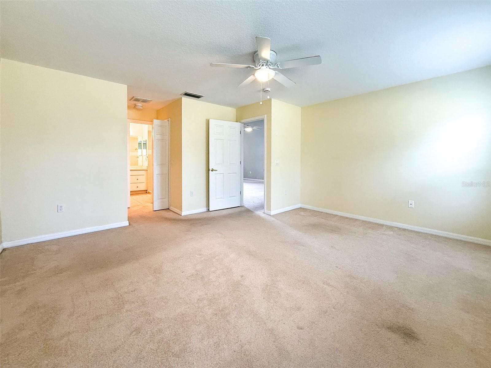 Villa at 18037 BAYWOOD FOREST DR, HUDSON, photo 18 of 45