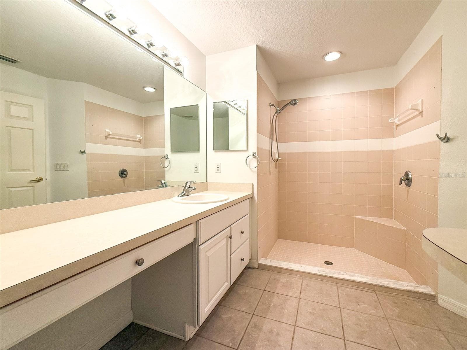 Villa at 18037 BAYWOOD FOREST DR, HUDSON, photo 20 of 45