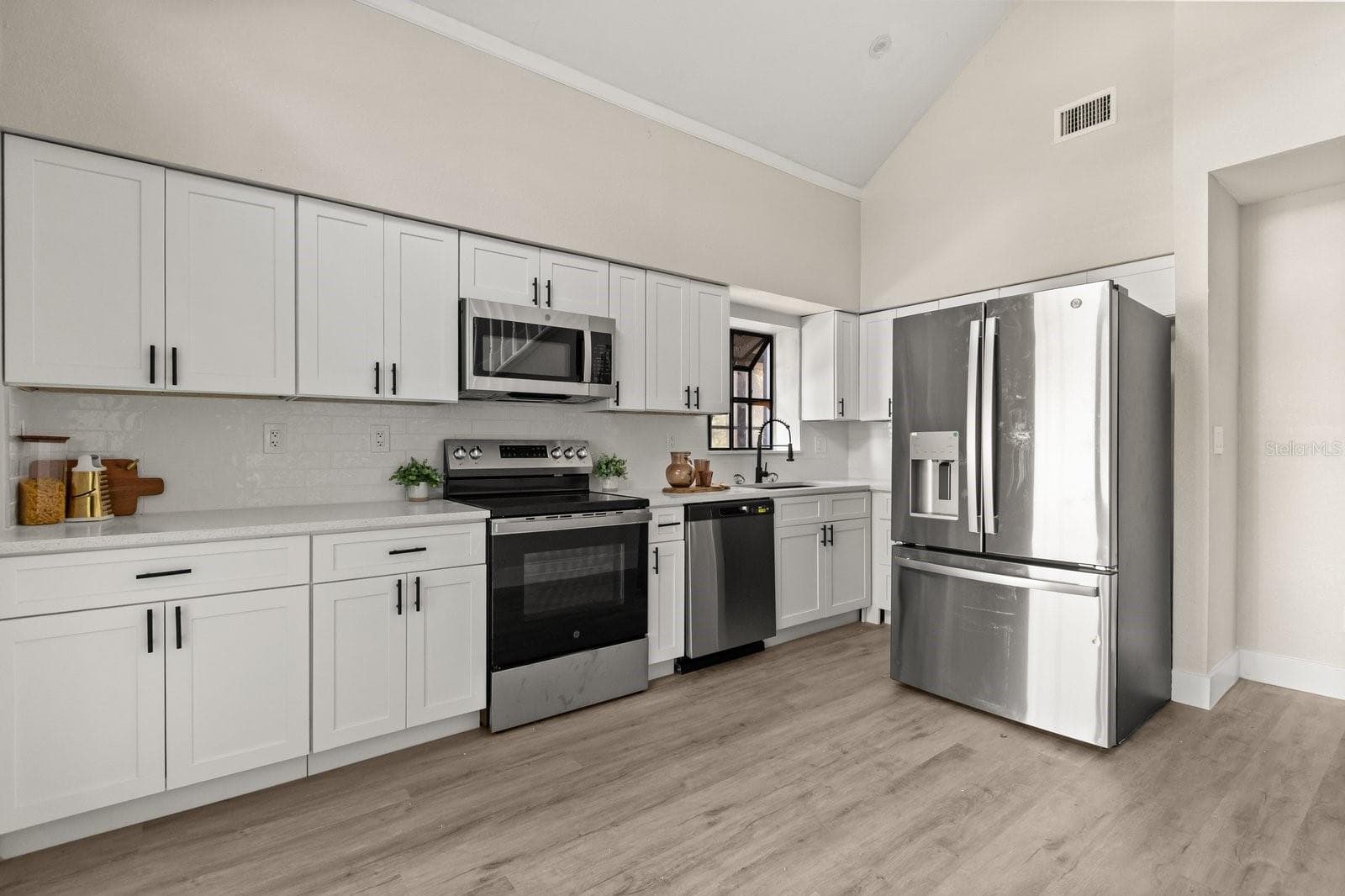Single Family Residence at 1540 STONE TRL, DELTONA, photo 6 of 39