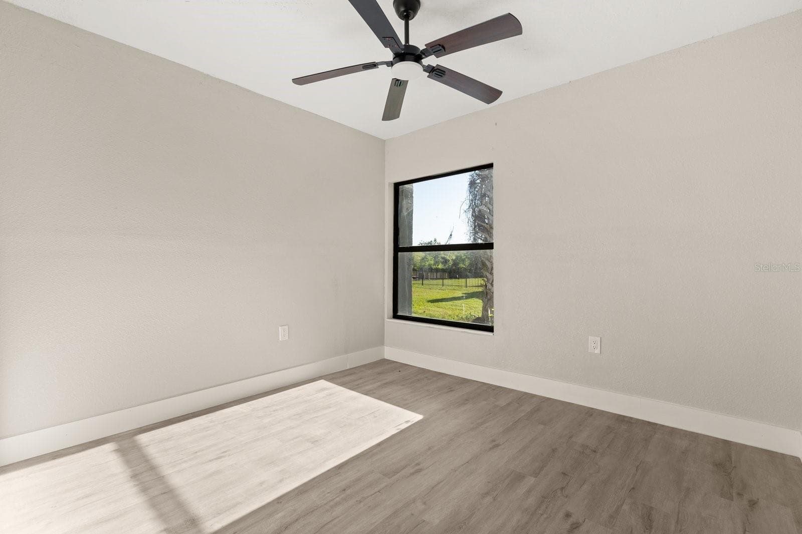 Single Family Residence at 1540 STONE TRL, DELTONA, photo 24 of 39