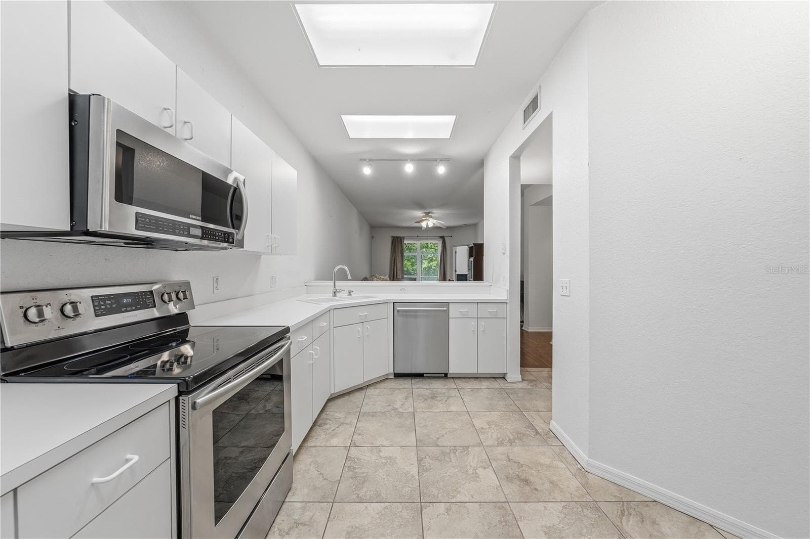 Condominium at 22128 LITTLE LAGOON CT, LUTZ, photo 12 of 39