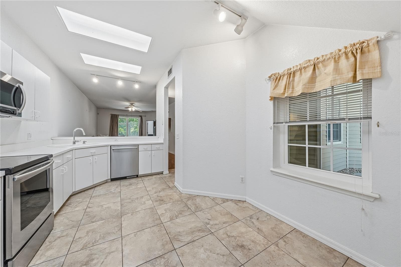 Condominium at 22128 LITTLE LAGOON CT, LUTZ, photo 13 of 39