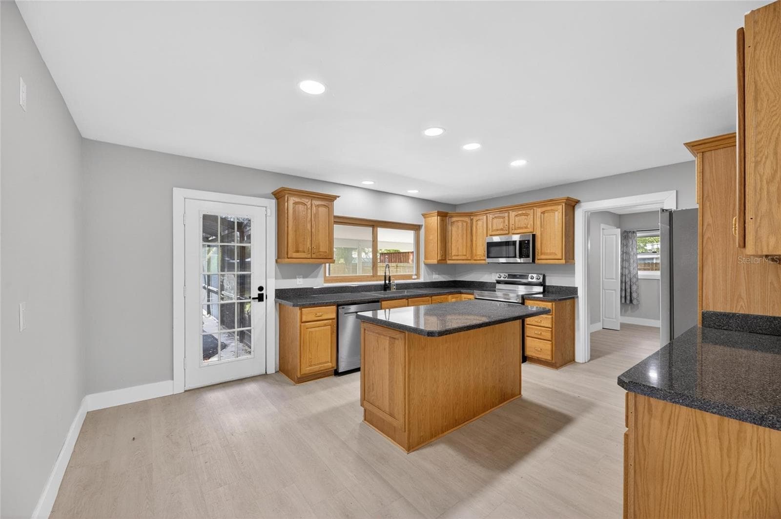 Single Family Residence at 204 7TH AVE NW, RUSKIN, photo 23 of 55