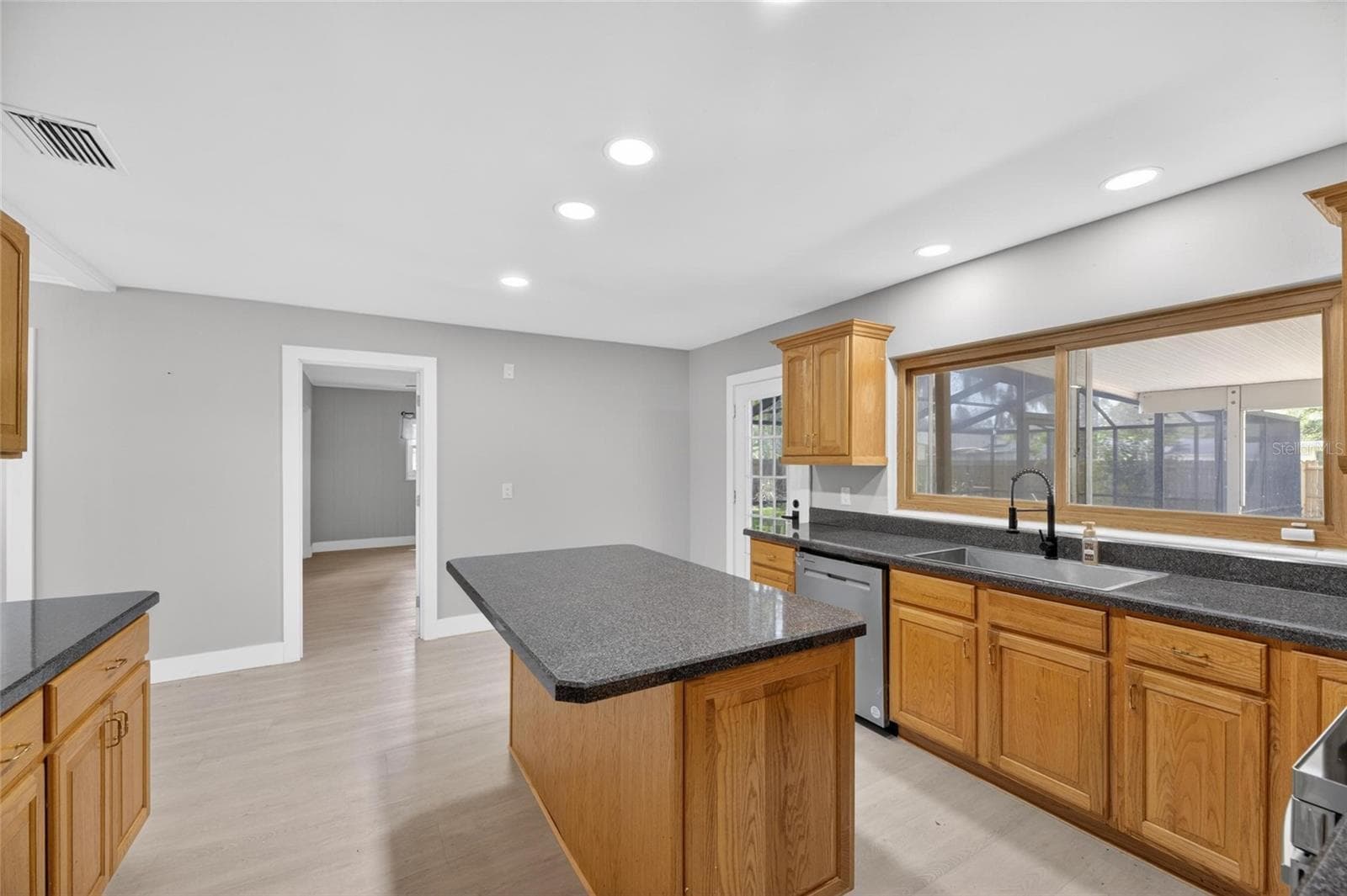 Single Family Residence at 204 7TH AVE NW, RUSKIN, photo 26 of 55