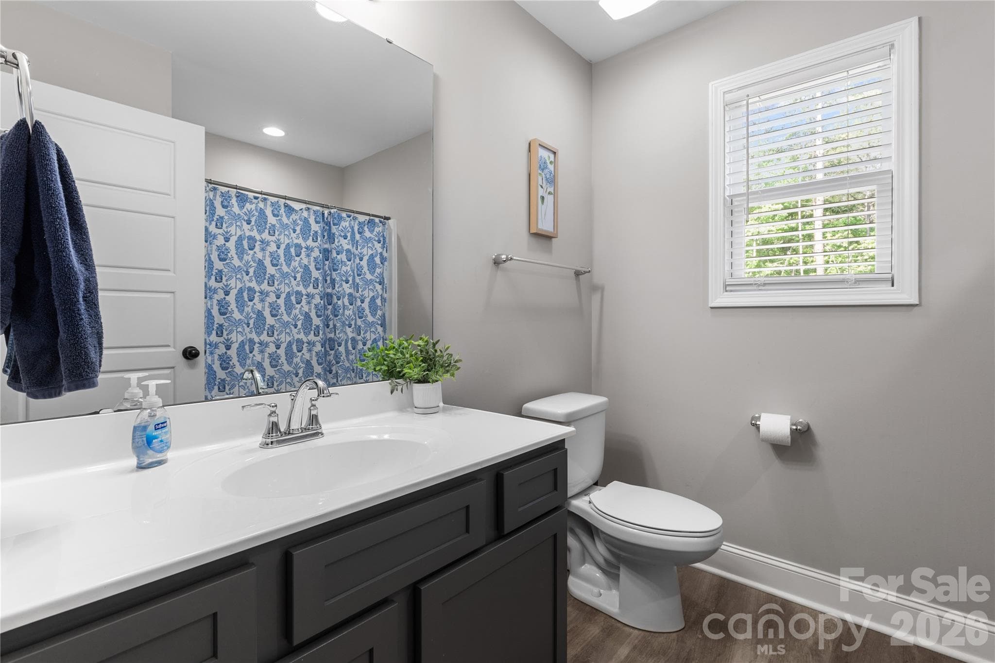 Hall Bath - 4335 Palmer Lloyd Road, Lancaster