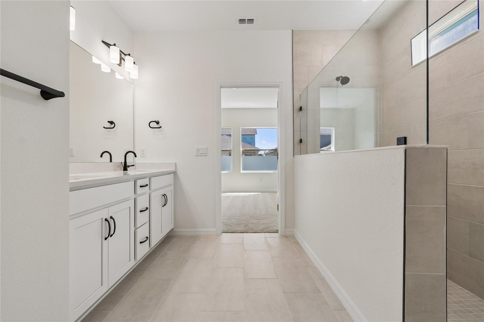 Owner's Bath - 15227 EASTLYN DR, BRADENTON