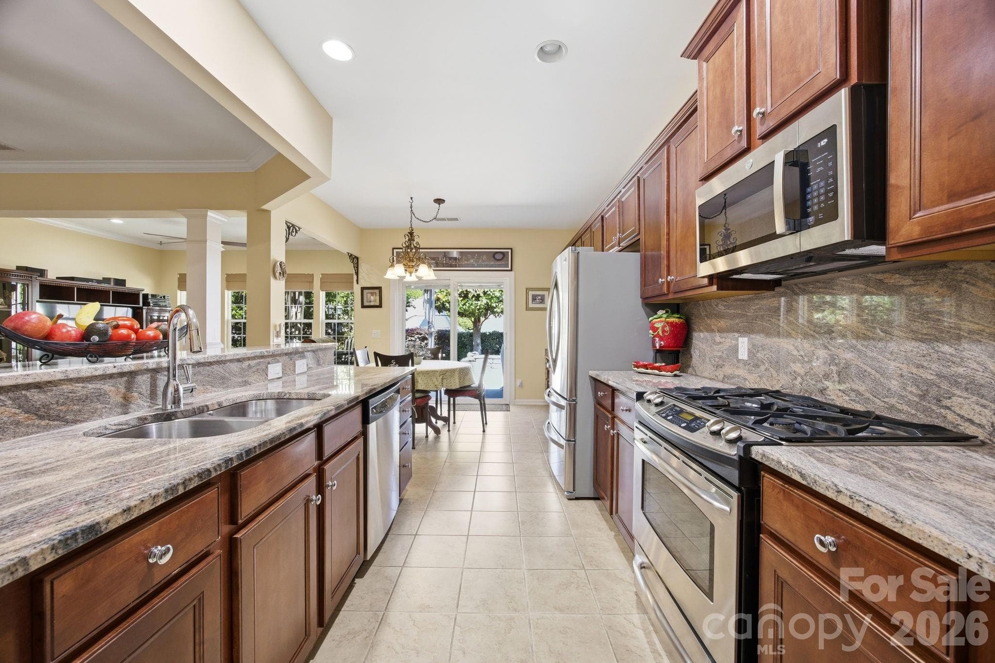 Single Family Residence at 23119 kingfisher Drive, Fort Mill, photo 2 of 48
